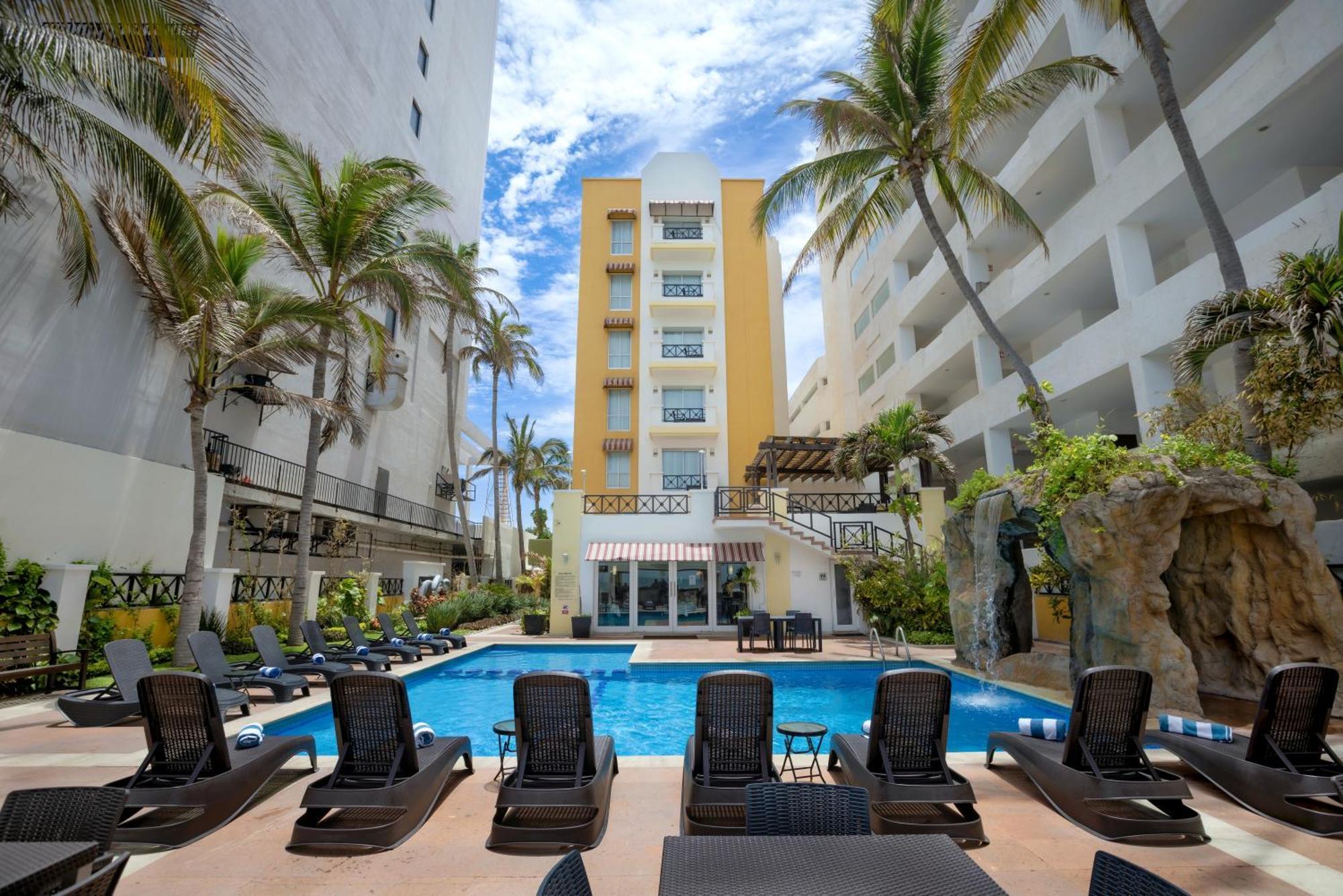 Best Western Hotel Posada Freeman Zona Dorada Mazatlan Exterior photo